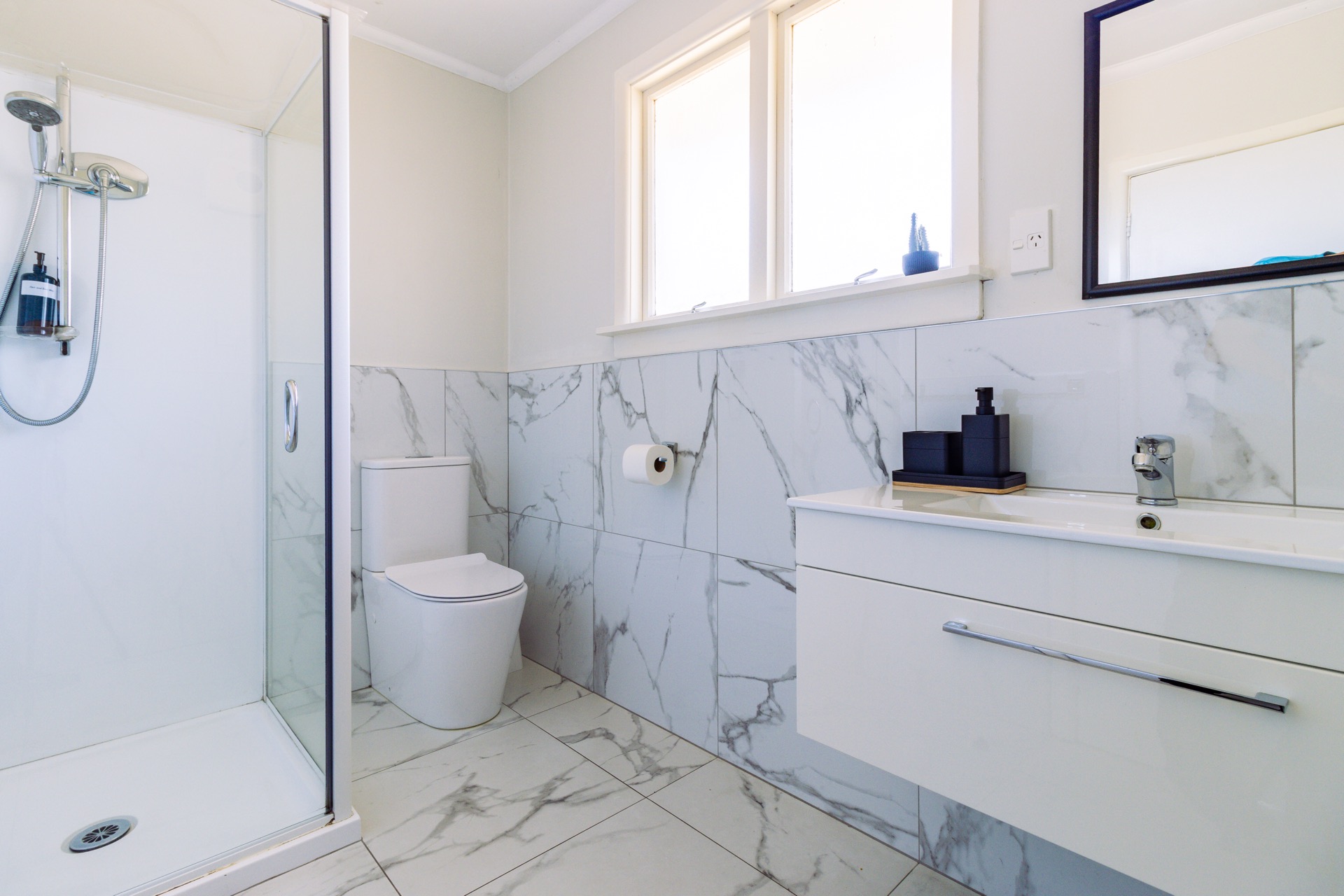 One Bedroom Superior - Bathroom